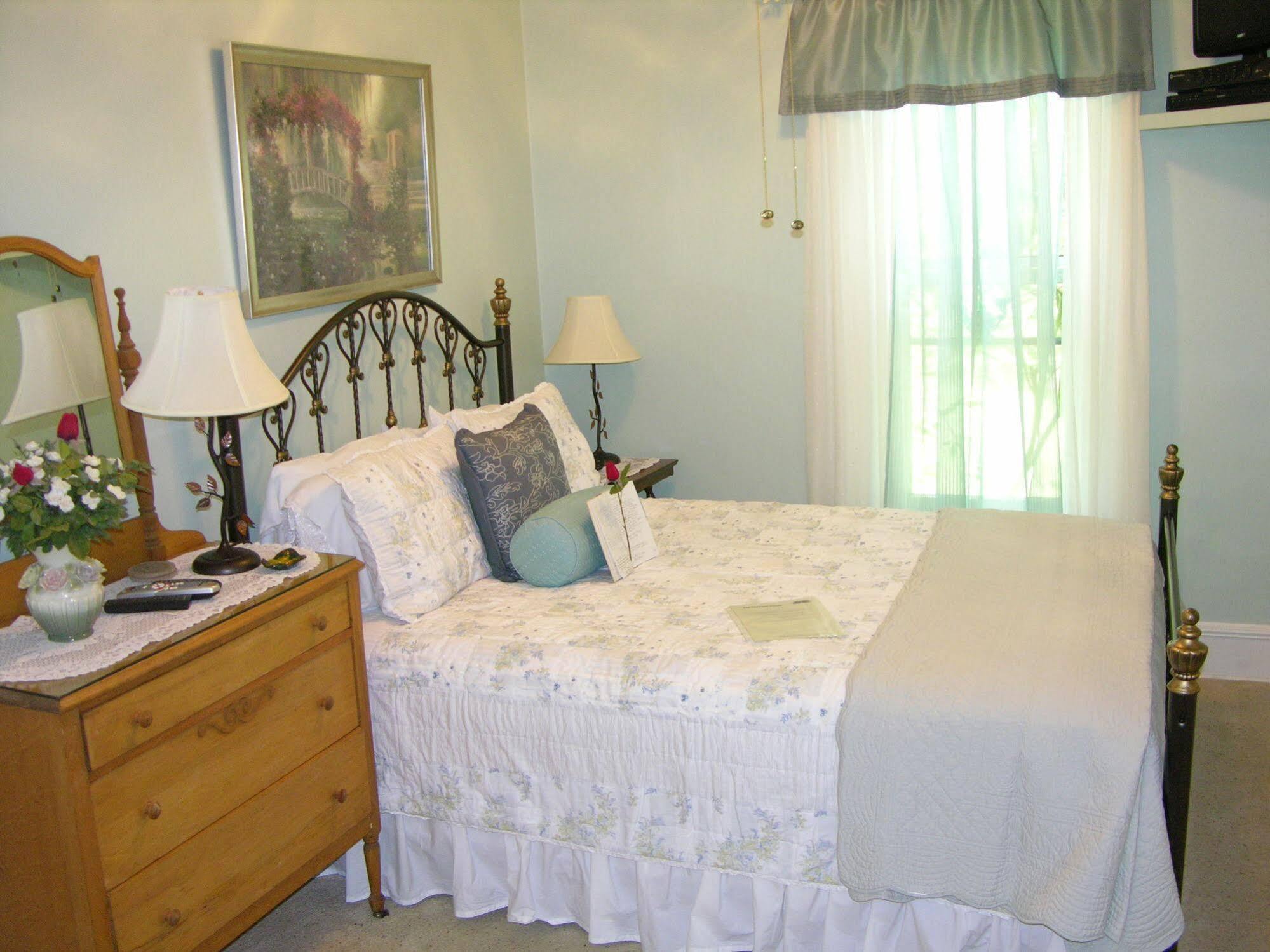 The Seymour House Bed & Breakfast South Haven Exteriör bild